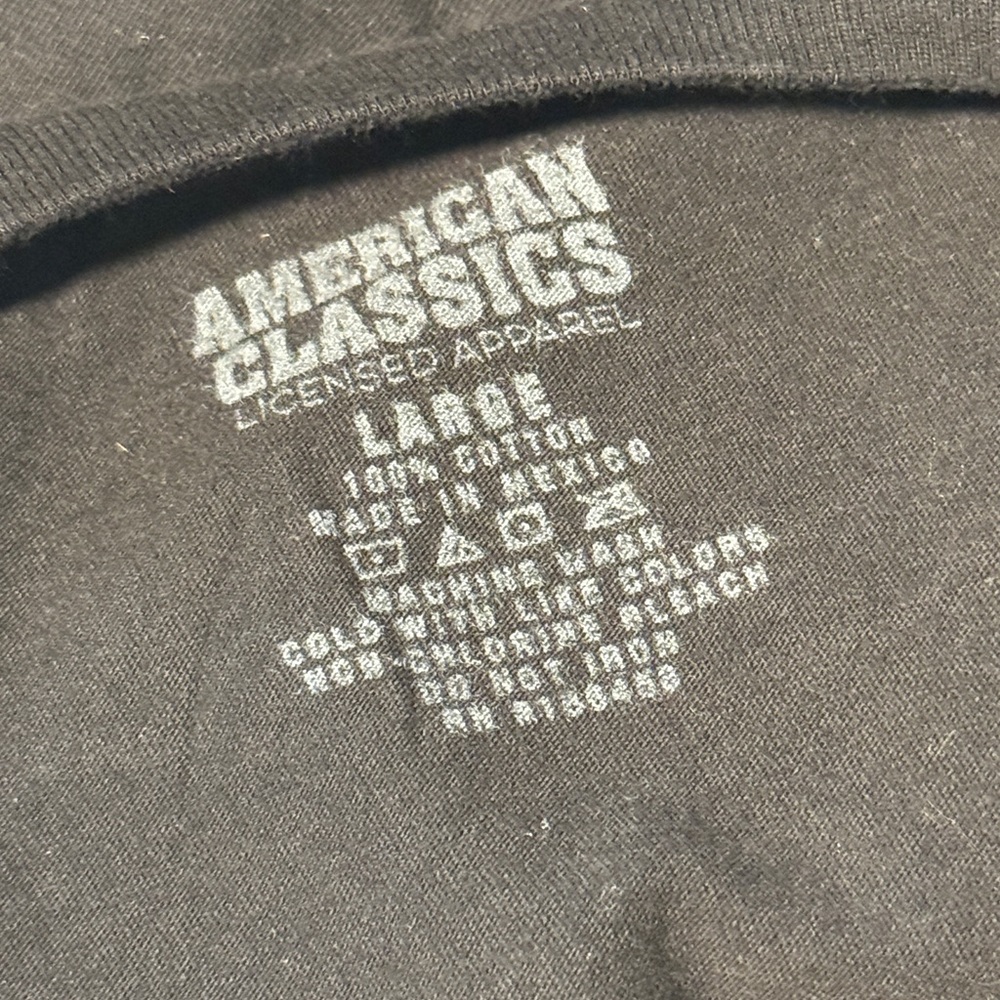 Kiss Tee - Picture 5 of 5